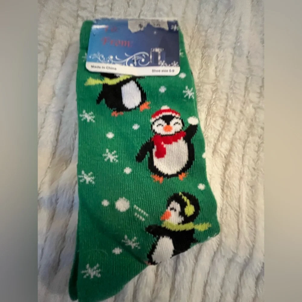 Green Penguin Pattern Socks Size 5-9